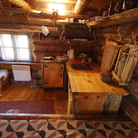 Pahkli Holiday House 山林小屋 Heltermaa